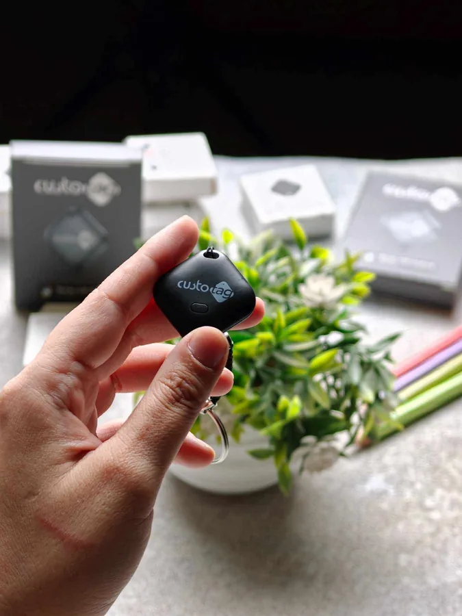 Custo CustoTag for Android — Bluetooth tracker tag for everyday carry