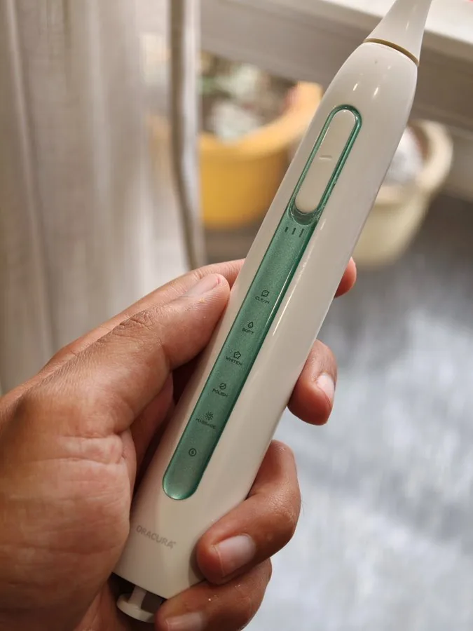 Oracura SB300 Sonic Smart electric toothbrush — sonic brushing with 5 modes and a 2-minute timer